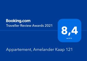 霍勒姆Appartement, Amelander Kaap 121的蓝色圆柱体,上面有8个