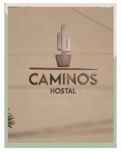 圣萨尔瓦多德朱Caminos Hostal的一种用仙人掌读 ⁇ 麻疹医院的标志