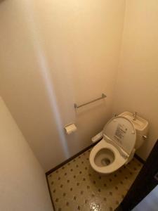 AmakusaGrand Heights - Vacation STAY 17555v的一间小浴室,在摊位设有厕所