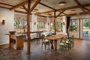 Homoki Lodge - Nature Quest Resort - Adult Only餐厅或其他用餐的地方