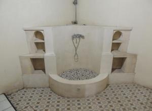 Lotus 2 Guest House的一间浴室