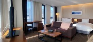 Ramada Encore by Wyndham Busan Haeundae的休息区