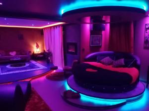 图卢兹L'Insolite Spa Privatif ''Suite Luxueuse-Jacuzzi"的相册照片