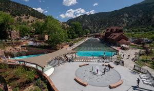 格伦伍德温泉Glenwood Hot Springs Resort的相册照片