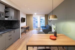 Brera Serviced Apartments Frankfurt West的厨房或小厨房