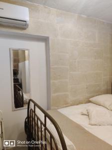 森格莱阿Semi-basement, cosy apartment interconnected to our residence a traditional Maltese townhouse的相册照片