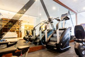 HOTEL & SPA MANSION SOLIS by HOTSSON的健身中心和/或健身设施