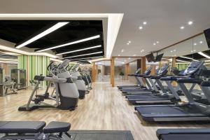 重庆大都会凯悦酒店的健身中心和/或健身设施