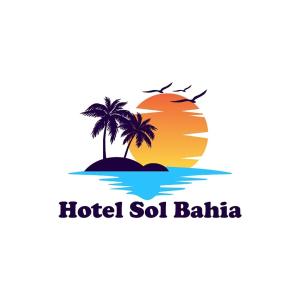 塞古罗港Hotel Sol Bahia的海岛上棕榈树的酒店标志