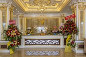 Quoc Vinh Hotel大厅或接待区