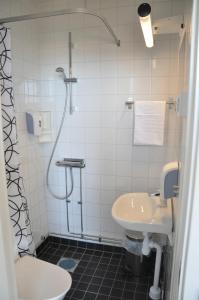 Svf Hotell & Konferens的一间浴室