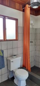 Montaña Linda Guest House Orosi的一间浴室