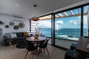圣罗克Home at Azores - Oasis House的海景客厅