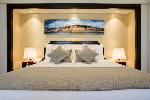 佛罗伦萨别墅酒店客房内的一张或多张床位