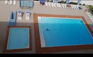 Apartamento centrico en Playa Del Ingles内部或周边泳池景观