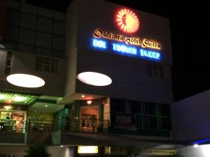 Cebu Dulcinea Hotel and Suites-MACTAN AIRPORT HOTEL的证书、奖牌、标识或其他文件