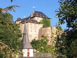 布兰肯海姆Burg Maisonette im Posthalterhof mit Sauna的相册照片