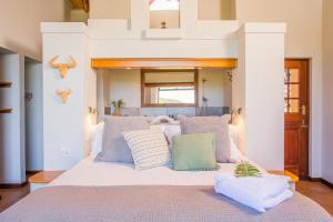 Zwartkloof Adventures Lodge客房内的一张或多张床位