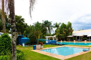 Hotel Casa Amarela内部或周边的泳池