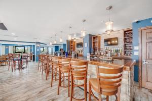 The Patricia Grand - Oceana Resorts Vacation Rentals餐厅或其他用餐的地方
