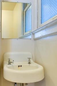 艾达广场酒店的一间浴室