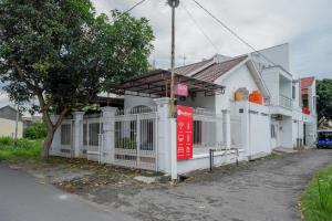 梭罗RedDoorz Syariah near UMS Solo的相册照片