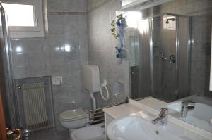 Casa Family Riva del Garda的一间浴室