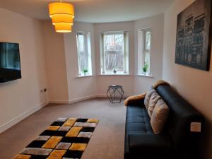 Great SankeyPatton Place, Warrington, 1 Bedroom, Safari Themed, High Speed WiFi, Smart TV, Amazing Train Links, Secure Location, Hotel Vibe in a Home的相册照片