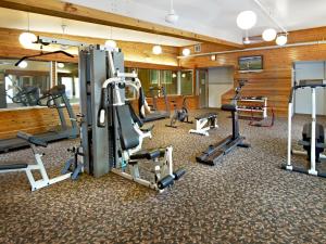 夏洛特敦会议中心酒店 的健身中心和/或健身设施