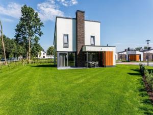 罗赫尔Modern and stylish villa with two bathrooms in Limburg的相册照片