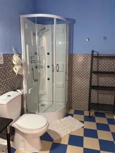 安提拉旅馆的一间浴室