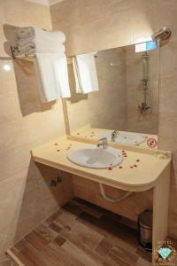 伊尔雅库塔酒店的一间浴室