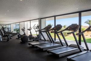 梅莫贝里拉精品酒店的健身中心和/或健身设施