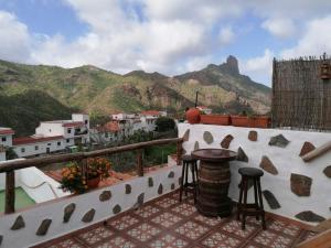 克鲁兹·德·特赫达Casa Canaria Tejeda的山景阳台。