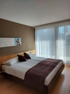 Hotel & Restaurant STERNEN MURI bei Bern客房内的一张或多张床位