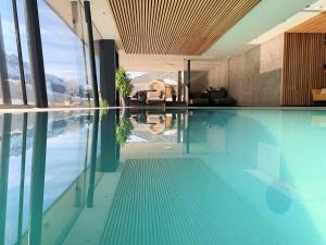 索尔达甘朋酒店的山景游泳池