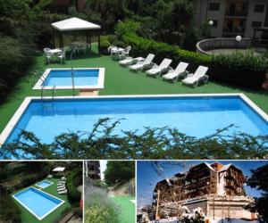 蒙泰克雷托Bilocale Gran Chalet Montecreto的游泳池和房子的照片拼凑而成