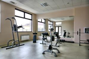 Hotel Dragalevtsi的健身中心和/或健身设施