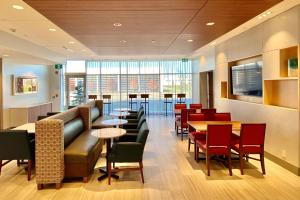 奥罗拉Holiday Inn Express & Suites - Aurora, an IHG Hotel的相册照片