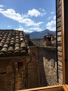 萨尔纳诺La Casa di Giulia的从建筑物屋顶上可欣赏到风景