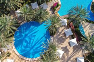 香格里拉巴尔吉萨Spa度假酒店内部或周边泳池景观