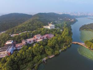 杭州杭州香格里拉的享有河边建筑物的空中景致