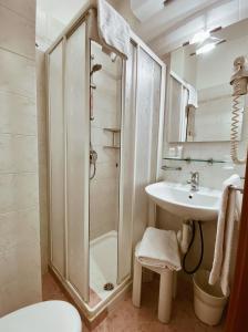 可丽丝塔尔酒店的一间浴室
