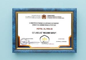 卡萨布兰卡阿尔瓦利德酒店的蓝色画框中带证书的框架文凭框架