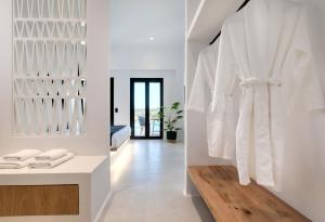 Agrari Bo Suites by Mykonos Rocks的一间浴室