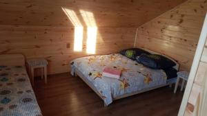 斯拉夫西克Біля лісу Шале з двома спальнями的相册照片