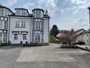 鲍内斯温德米尔Edge Mere Apartment, Bowness-on-Windermere的相册照片