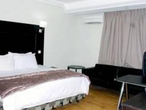 Room in Lodge - Aldgate Congress Hotel客房内的一张或多张床位