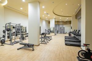 Copthorne Makkah Al Naseem的健身中心和/或健身设施