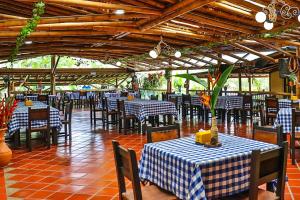 Finca Hotel El Sendero del Quindío餐厅或其他用餐的地方